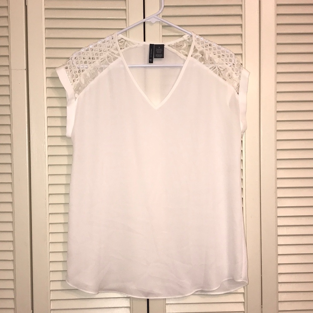 Women’s New Directions White Blouse. Size Small.